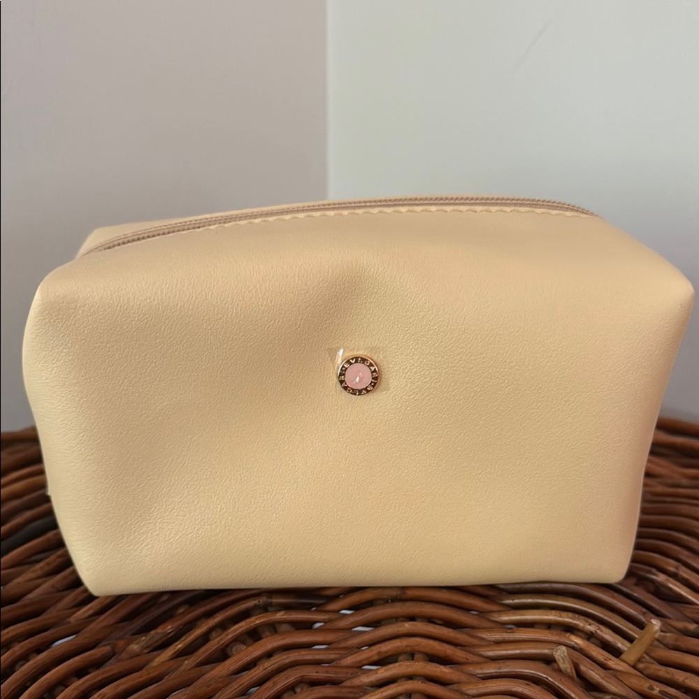 BVLGARI NEVER USED limited Emeriates Cosmetic bag